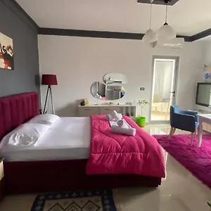  Apartment Guest's